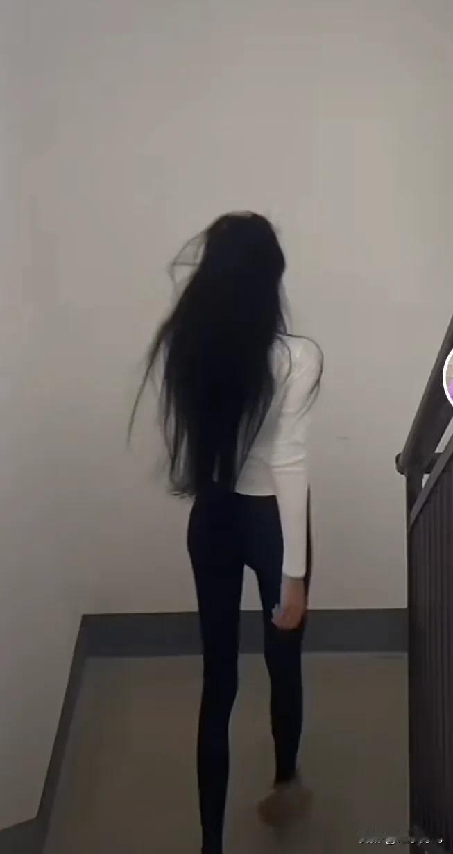 这种身材真的好看吗？我个人感觉很不好看。这就是一种病态的心理，一种畸形的审美，这