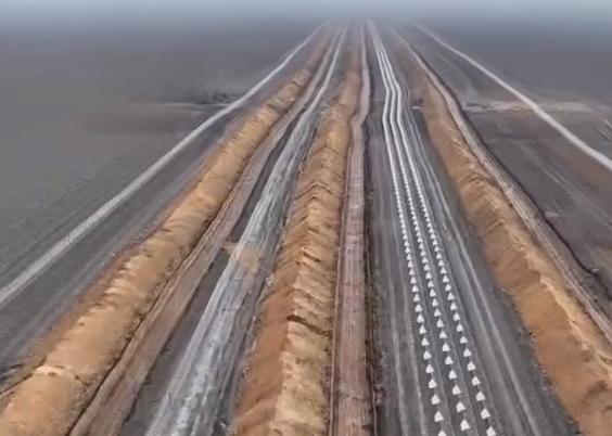 俄军磨了近4年，终于打到顿巴斯最后一道防线！乌克兰又开始疯狂建造3000公里防御