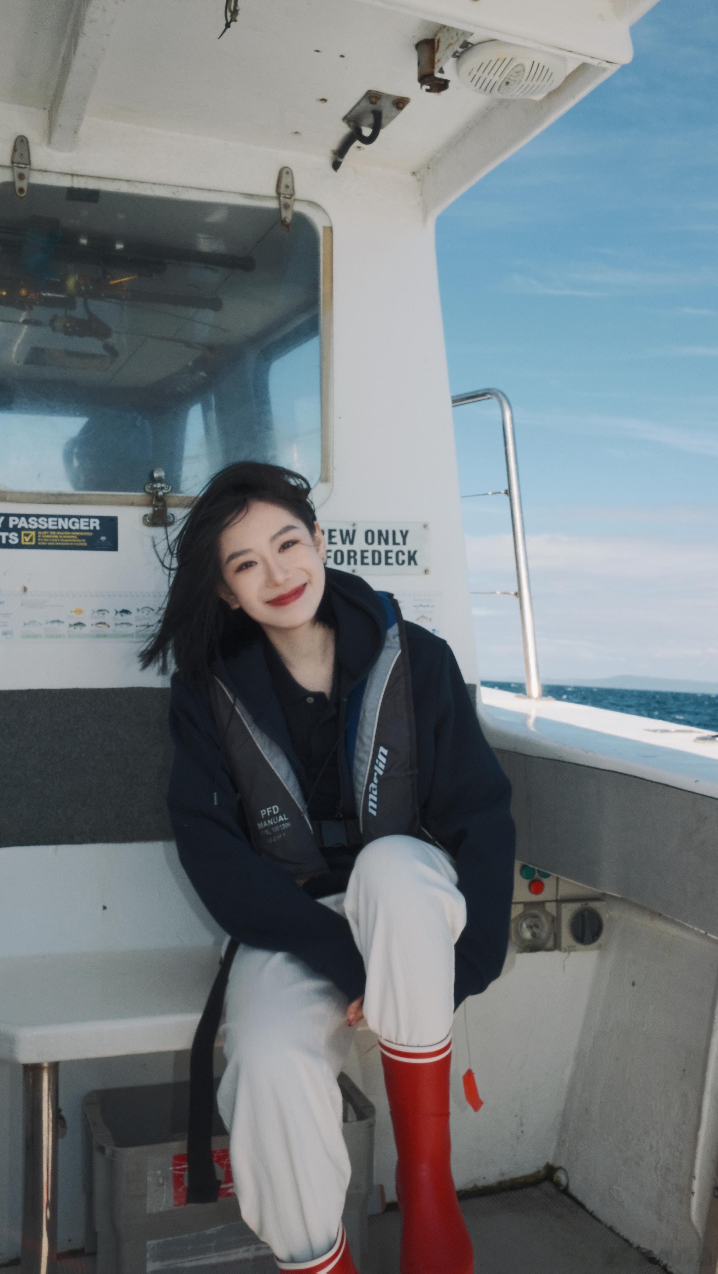 海鱼真是又恶心又漂亮[跪了]海上漂了四五个小时我和6总都没晕船嘻嘻嘻 ​​​