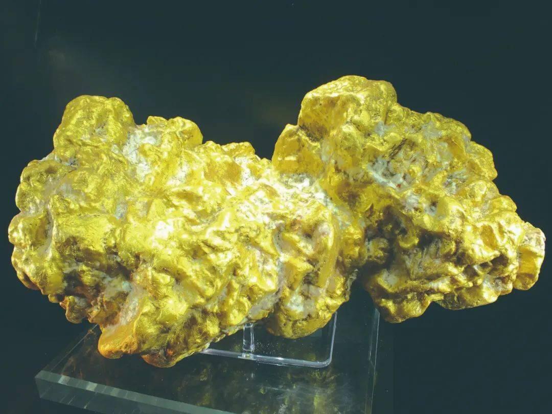 手里有大量黄金的人，估计要失眠了，11月29日黄金又开始上涨了，晚上猛冲！
这波