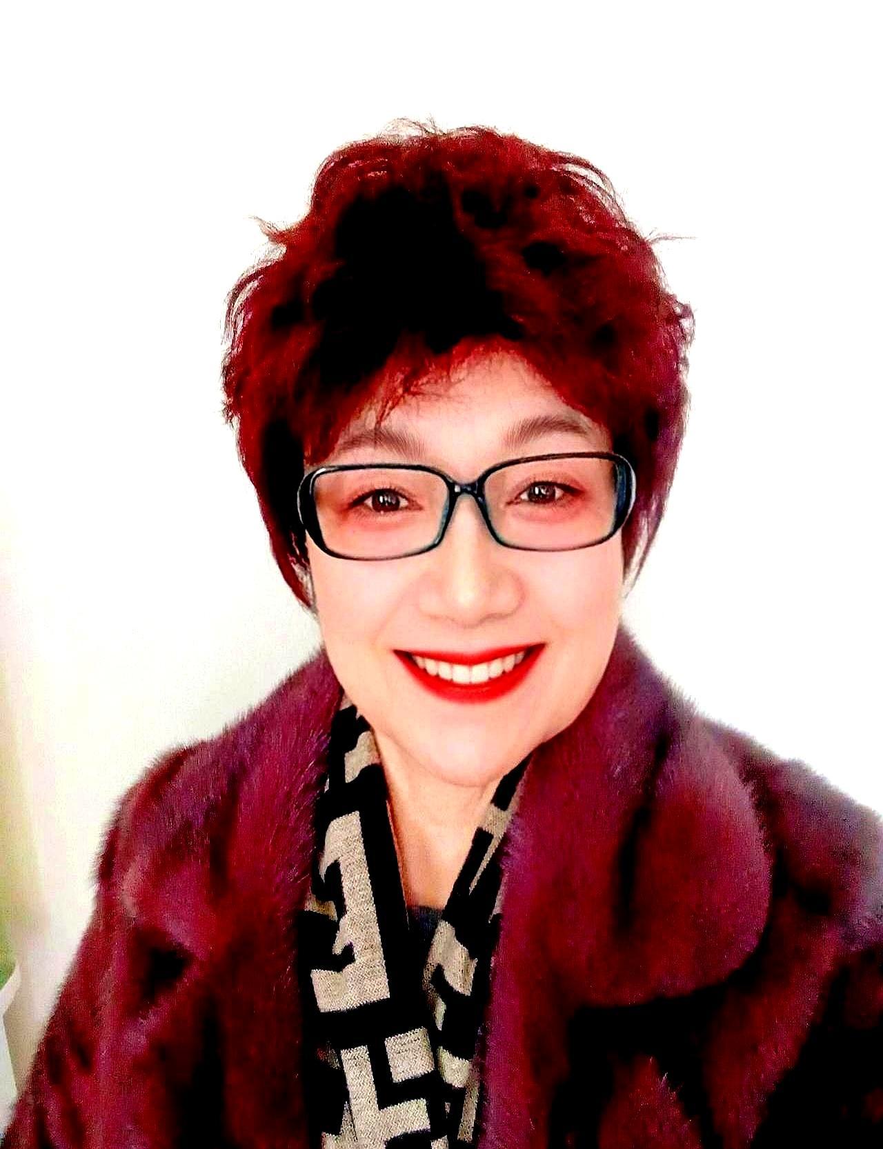 零下四十度，别拿军大衣当护身符。那玩意儿吸饱汗就成冰壳，风一吹，人直接变冰棍。