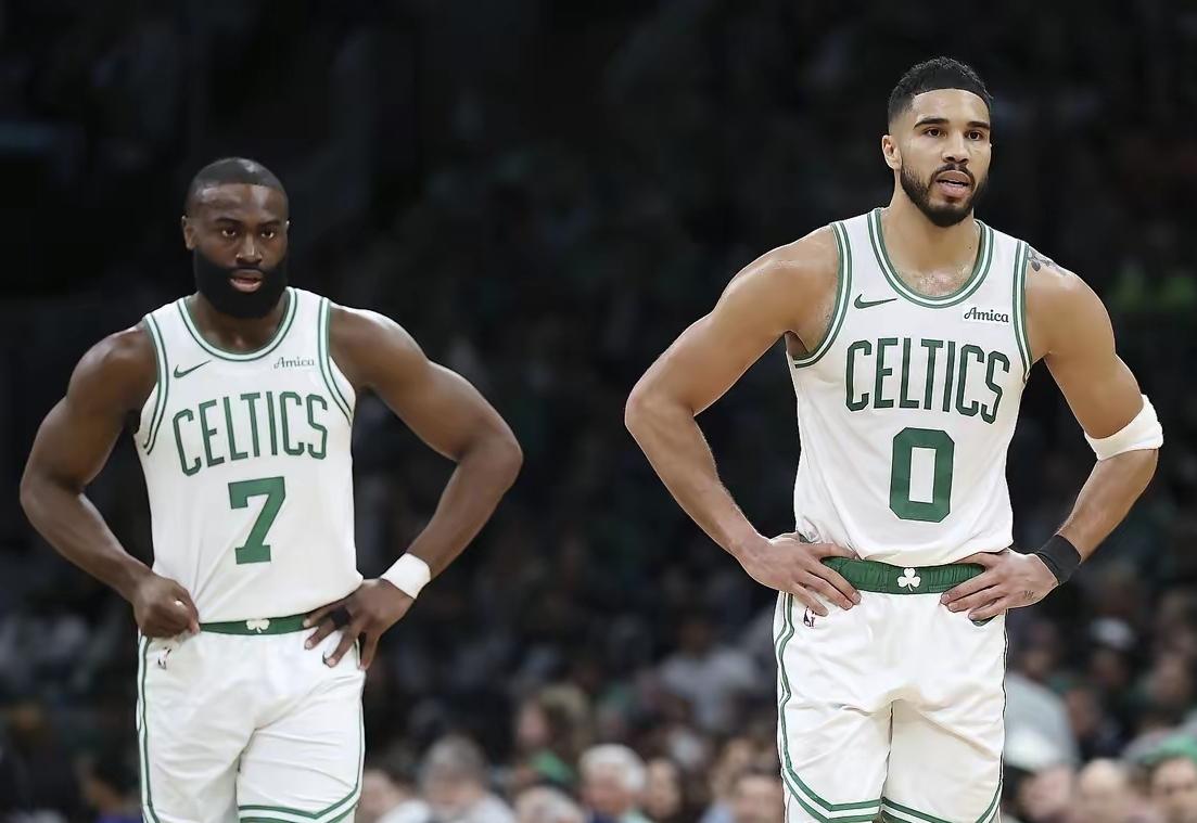 姜还是老的辣
在骑士陷入困境、尼克斯和活塞陷入绝境之际，老牌豪门凯尔特人3：1率