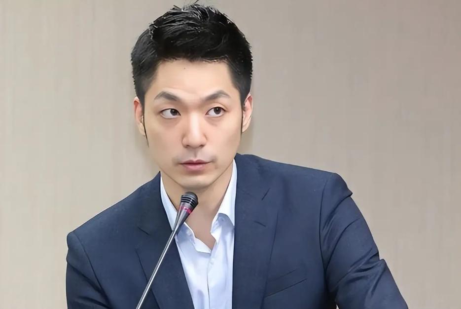 8月10日，台北市长蒋万安曾放出一句狠话！他表示，如果大陆军机继续在台海绕飞演习