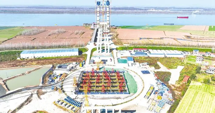 相当于2艘福建舰的满载排水量 世界第一公路工程沉井扎根长江畔