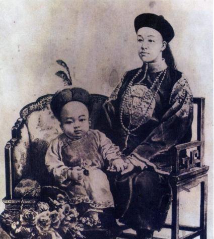 1961年毛泽东亲自接见溥仪，首次打破习惯吃肉，溥仪疑问：究竟是谁劝您不吃肉的？