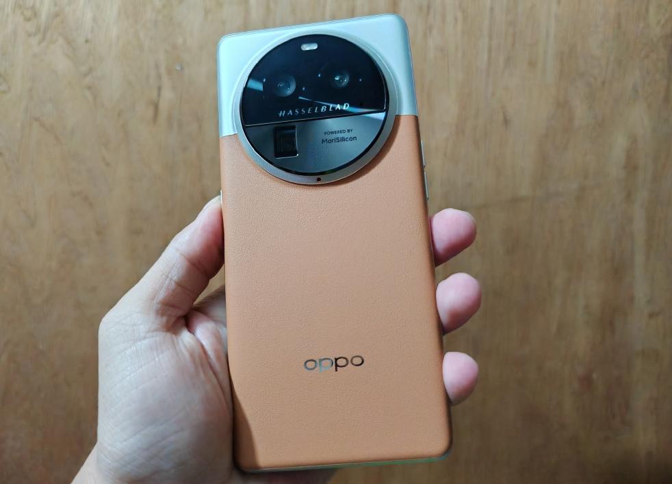 数了数，发现我2023年光是旗舰机就买了六七台，像什么iPhone 14 Pro