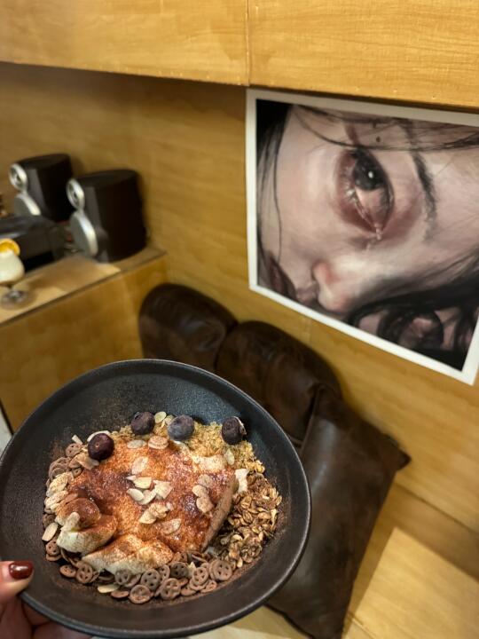 当我在乌鲁木齐想找个咖啡店一个人坐会儿