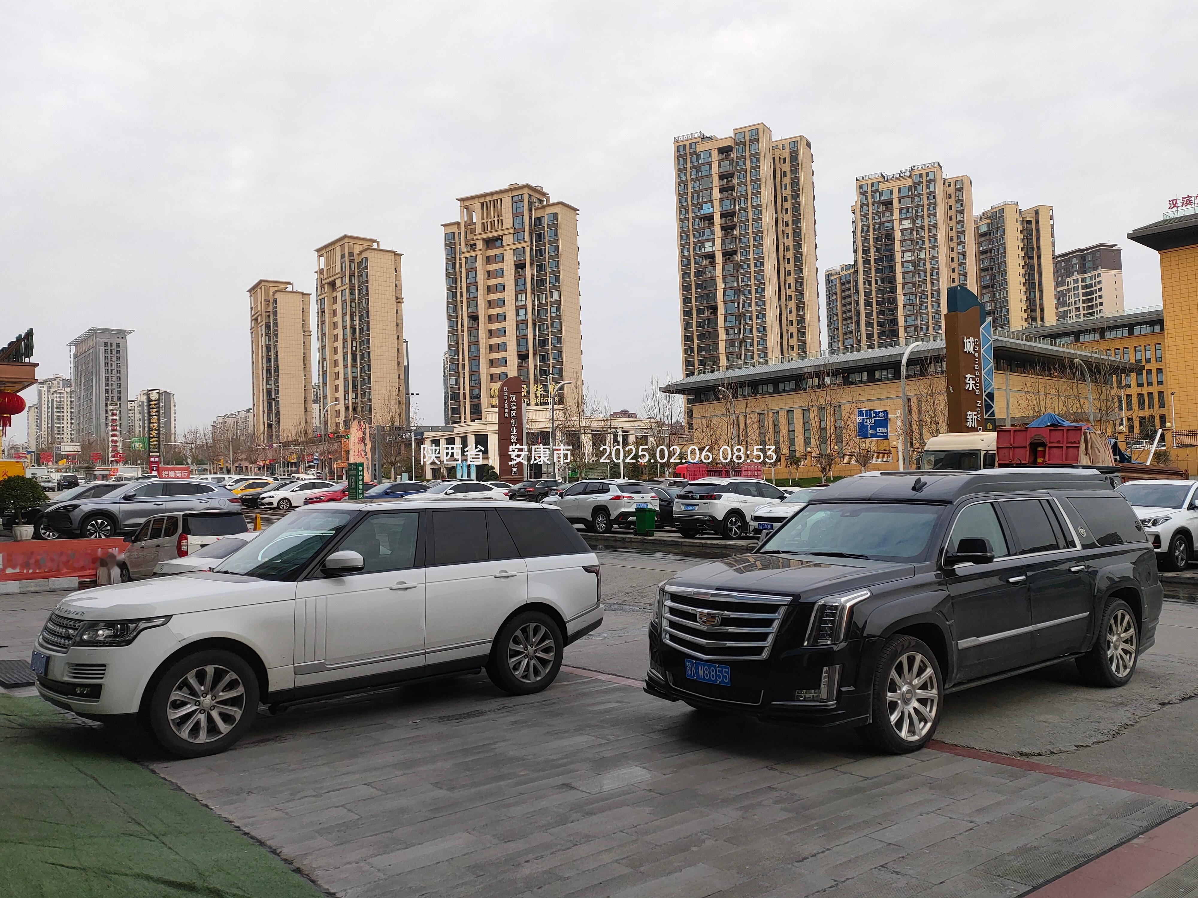 汽车汽车街拍我与汽车的日常凯雷德 凯雷德 安康