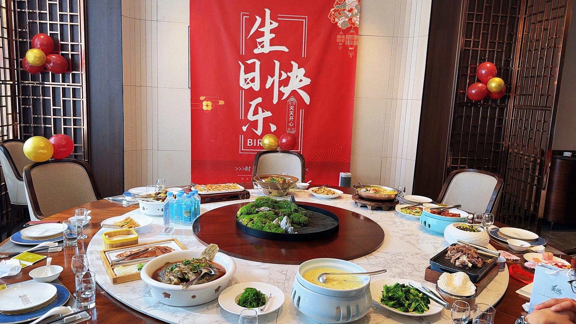 亲爱的妈妈 生日快乐🎂 没有最好的文案，只有最好的妈妈[爱心] 感谢...