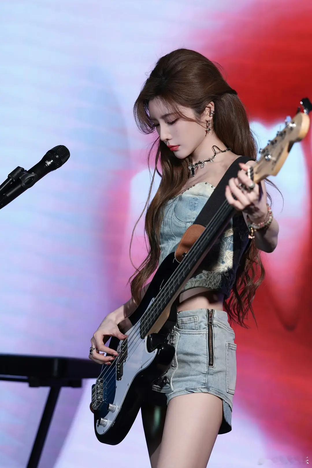 张紫宁直播说她面试浪姐被刷理由居然是"不够drama，缺乏抓马特质"乘风到底在测