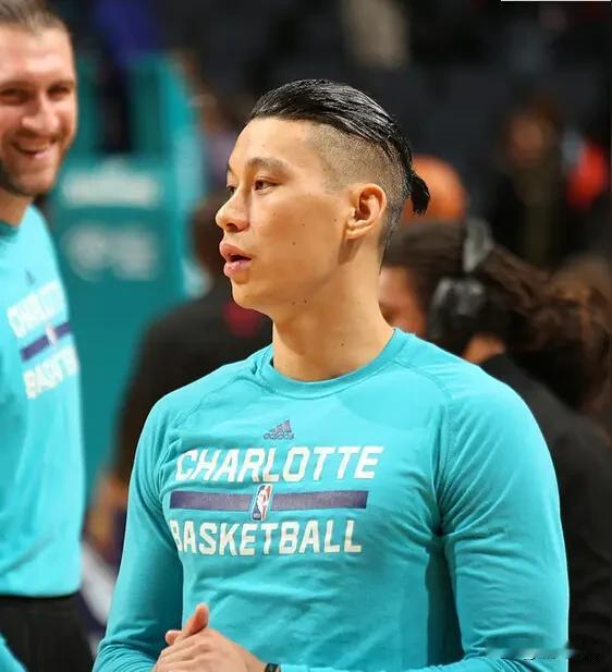 林书豪为什么只火了一阵子？

林书豪的“林疯狂”现象只持续了短暂时间，主要原因是