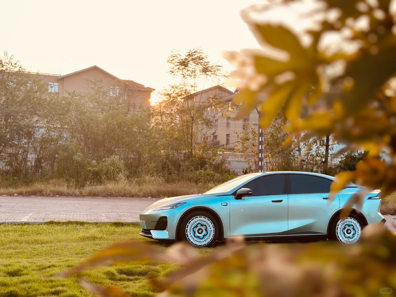 每一个装饰爱车的车主，都是摄影师 有点帅