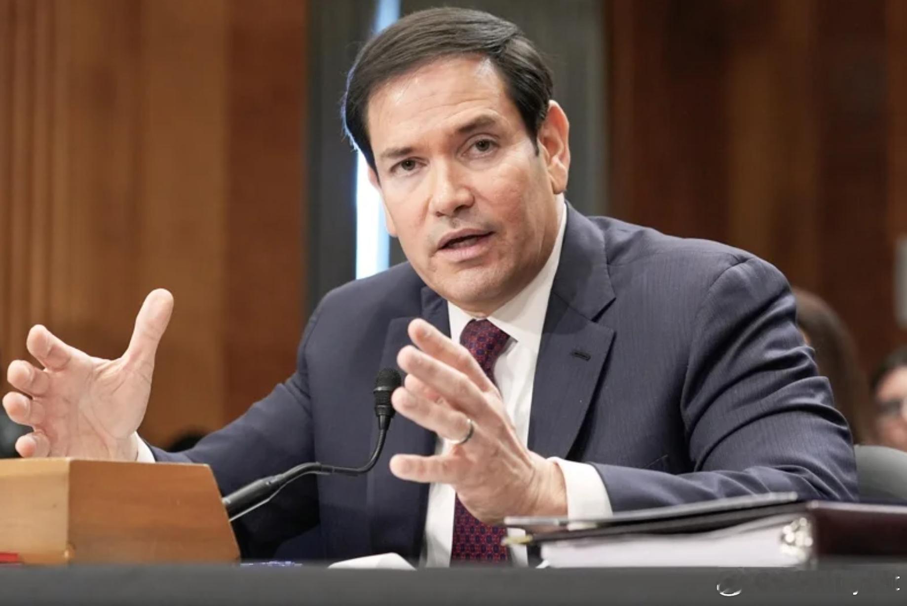 鲁比奥称搭乘“空军一号”不敢明睡　怕被特朗普嫌“显得太弱”海外新鲜事 美国国务卿