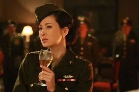 1941年一天深夜，戴笠把他的秘书周志英抱到了床上，两人一番激情过后，周志英依偎