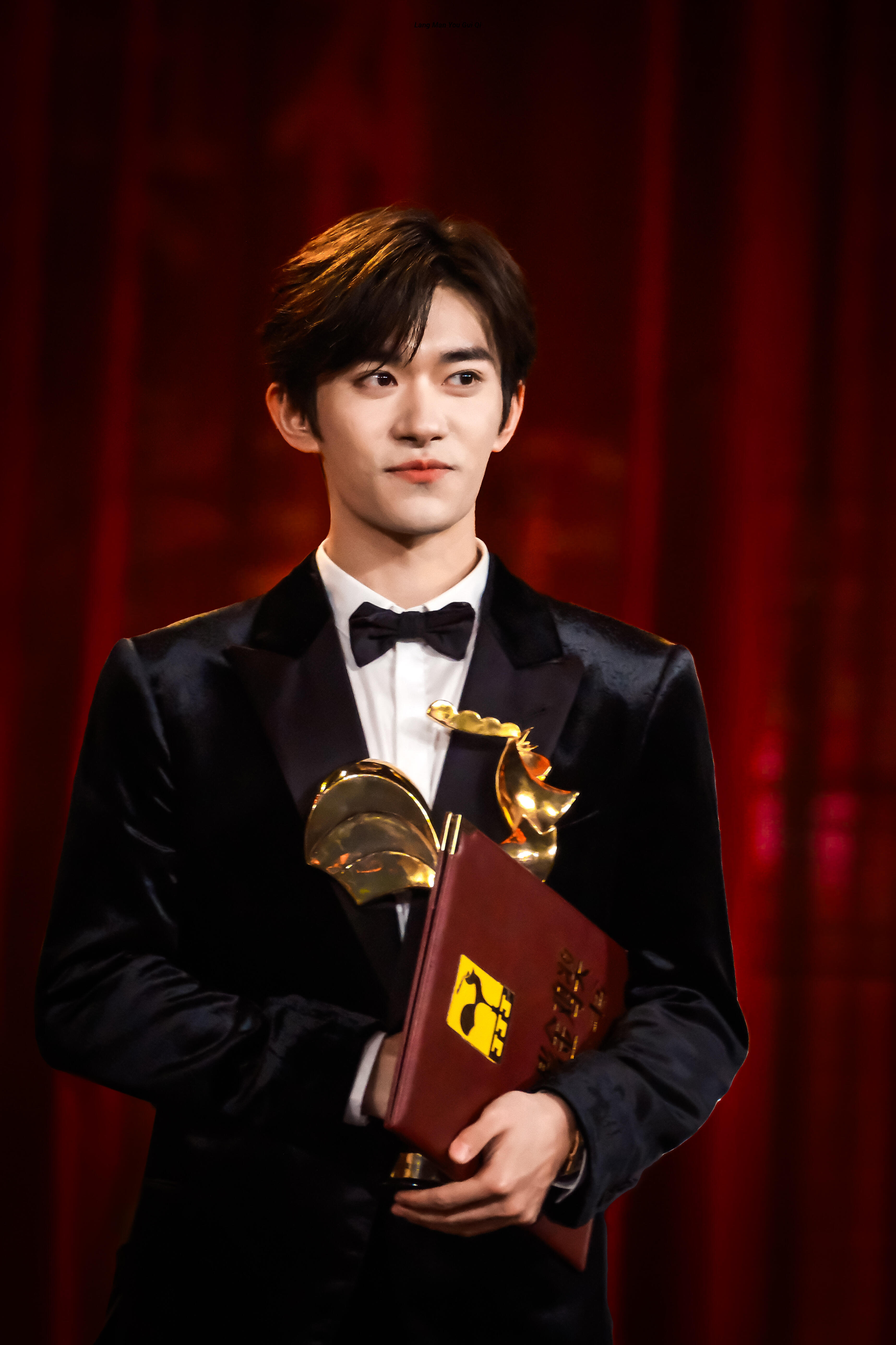 易烊千玺每一步都在角色里沉淀易烊千玺从青涩舞台少年到金鸡最年轻影帝易烊千玺每一步