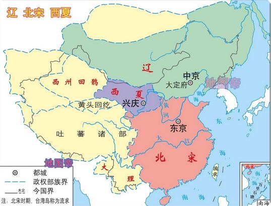 且看北宋和南宋的疆域图对比，周边小国的势力变化。
北宋：北面辽，西北西夏，西面吐