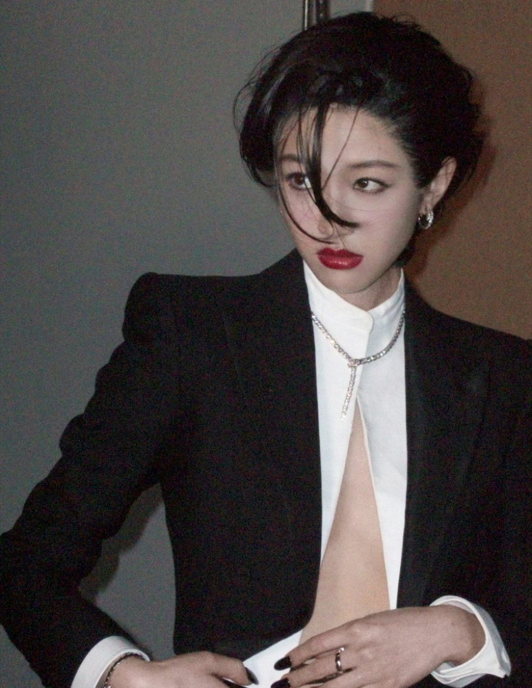 向涵之是不是也是第一次尝试这种风格啊啊啊啊超级适配 