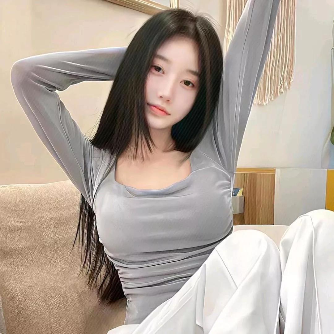 气质美女穿搭指南：优雅灰色套装灰色系职场穿搭 灰色减龄穿搭 时尚灰色穿搭 灰色系