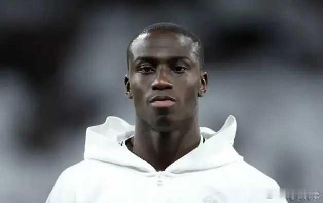 皇马官方：门迪右腿股二头肌肌肉受伤；据悉将缺阵至明年北京时间12月2日，皇马官方