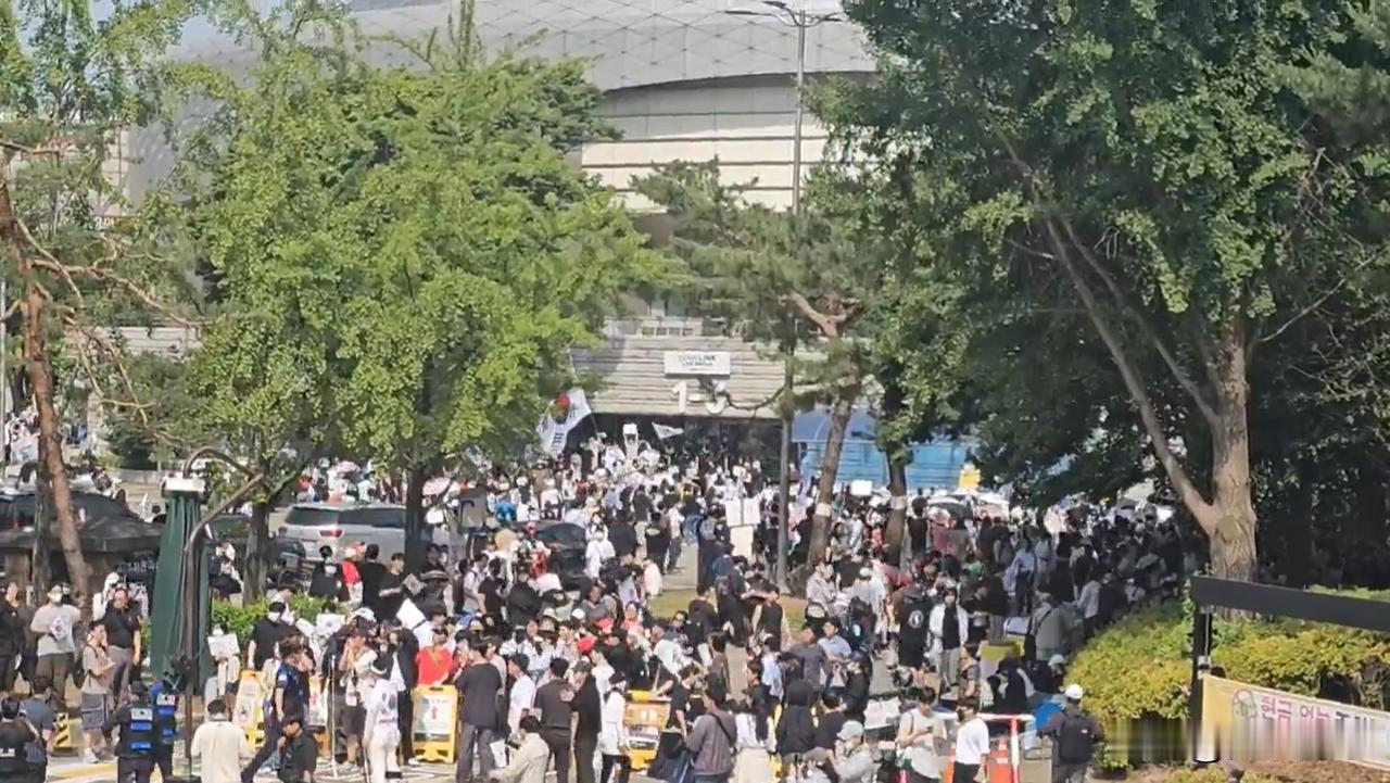 一波未平一波又起！韩国多起抗议与罢工接连上演

最近的韩国有点热闹，不只是因为黄