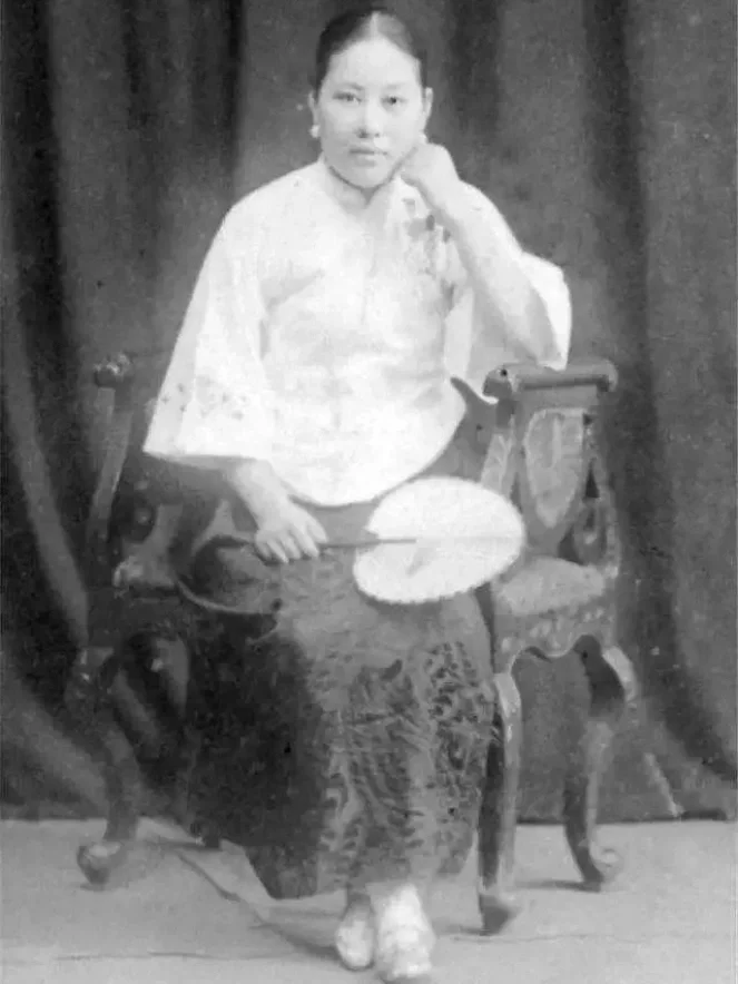 1935年11月，天津佛教居士林内，孙传芳正在主持听经，突然一名女居士朝着他连开