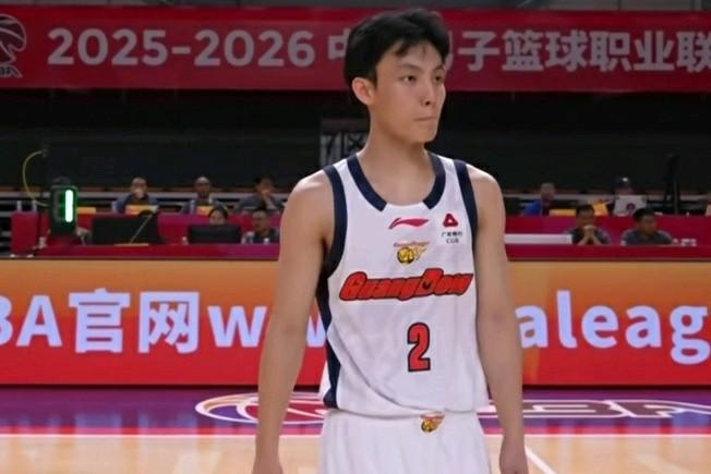 数据不会说谎：广东东阳光之所以打爆辽宁本钢30分，就是因为3外援打的太出彩了，徐