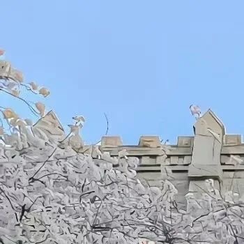 𝑯𝒊 𝑨𝒑𝒓𝒊𝒍 👐🏻The greatest charm o