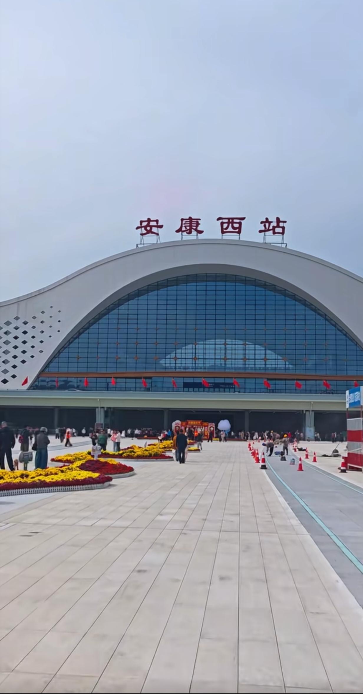 西康高铁开通，突然发现，除了西安之外，它还拉近了安康与陕西另外两座地级市的时空距