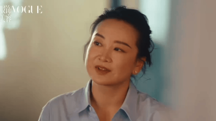 贾玲 我看我自己哪都美  看了贾玲VOGUE开年刊封面采访说的这个话，真的是狠狠