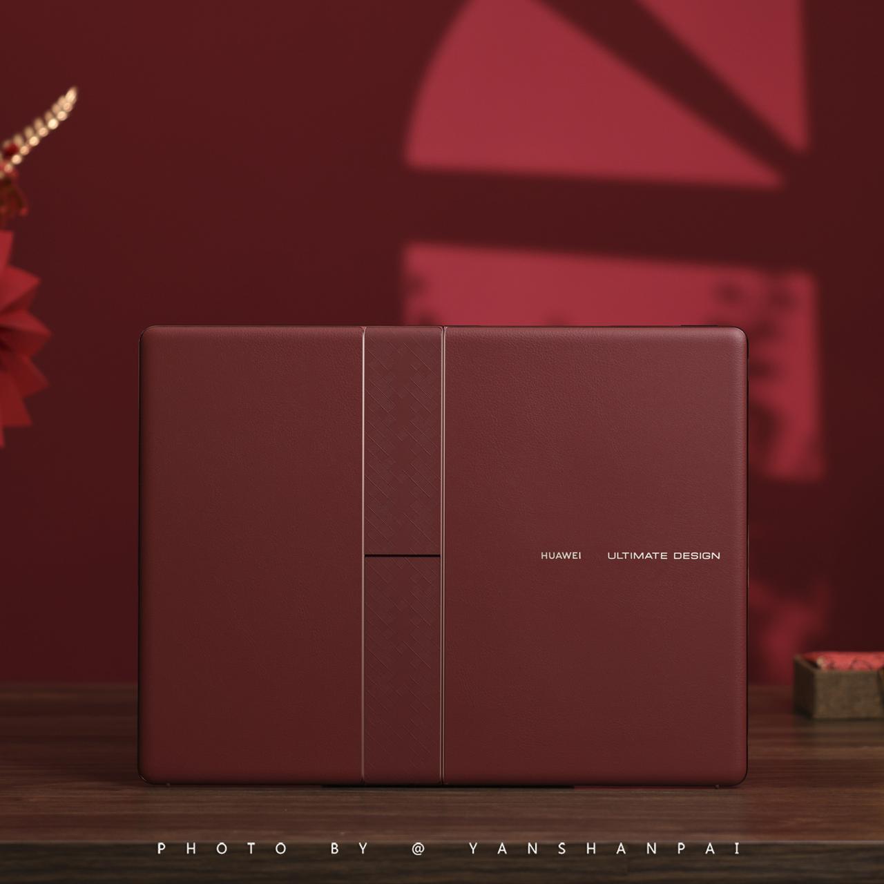 看完华为马年新春贺岁手机电影，我发现，今年春节带一套华为全家桶回家就够了。过年，