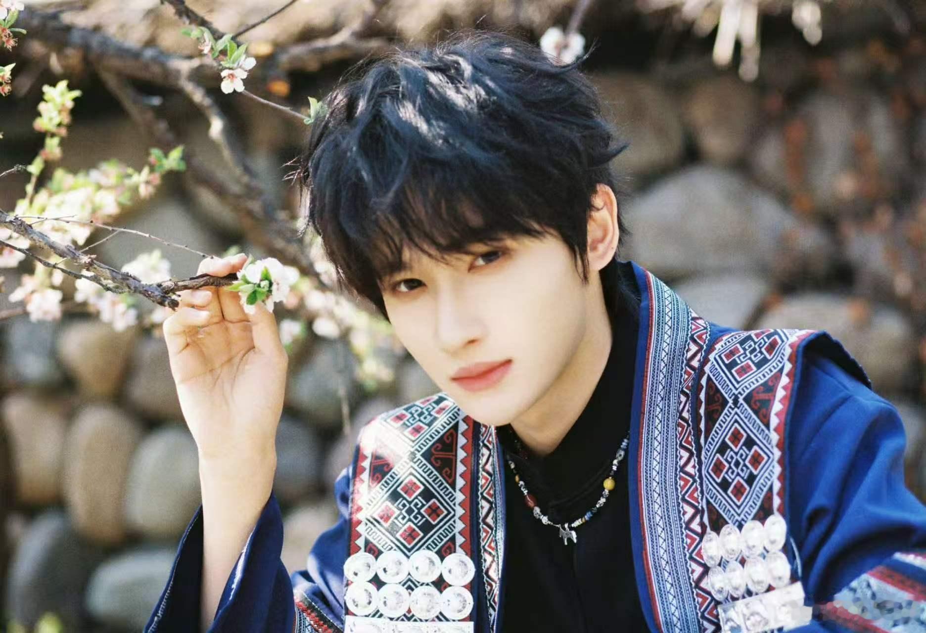 余宇涵 青春饭还没吃够呢年少正好 风华正茂🌷余宇涵兼具少年灵动与舞台王者气场享