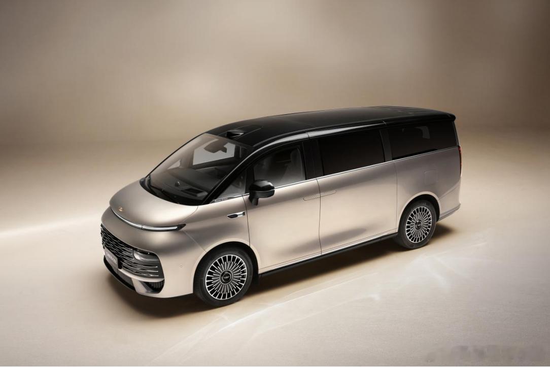 吉利银河 V900 的外观内饰图都来了这款车之前已经登陆过工信部了，车长超过 5