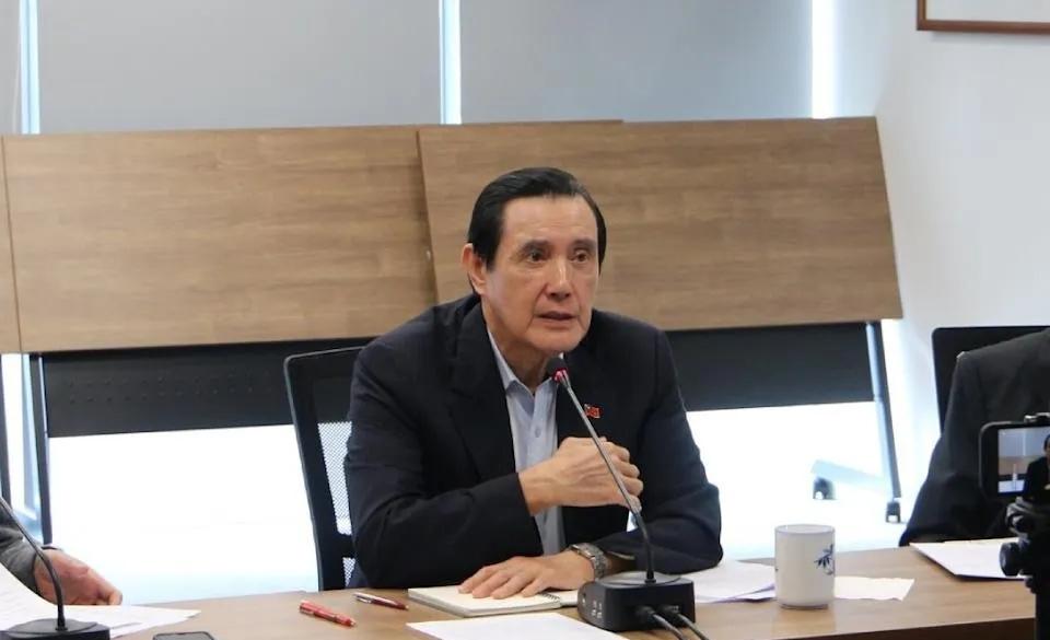 马英九基金会陷入罗生门，董事长马英九被董事抵制，临时召集开会失败，后马英九独自宣