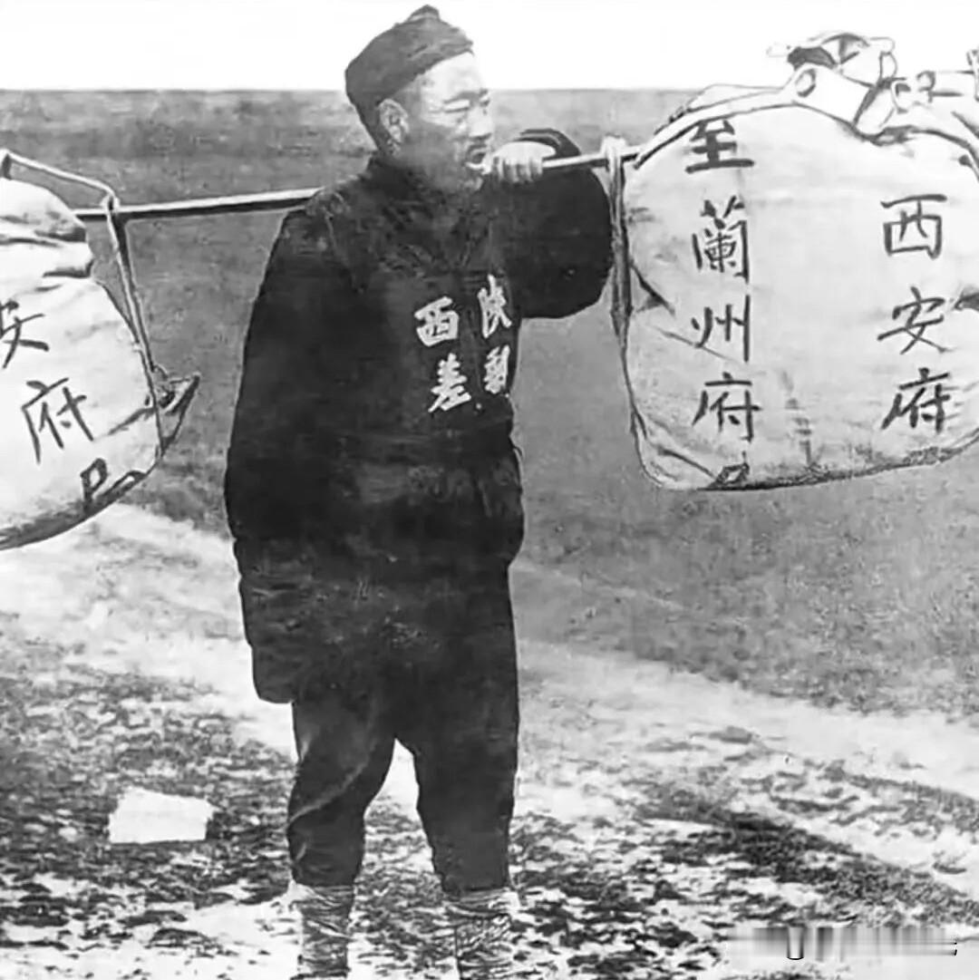 1890 年，西安经兰州至肃州的电报线路建成
甘肃邮电通信始于清代。光绪十六年（