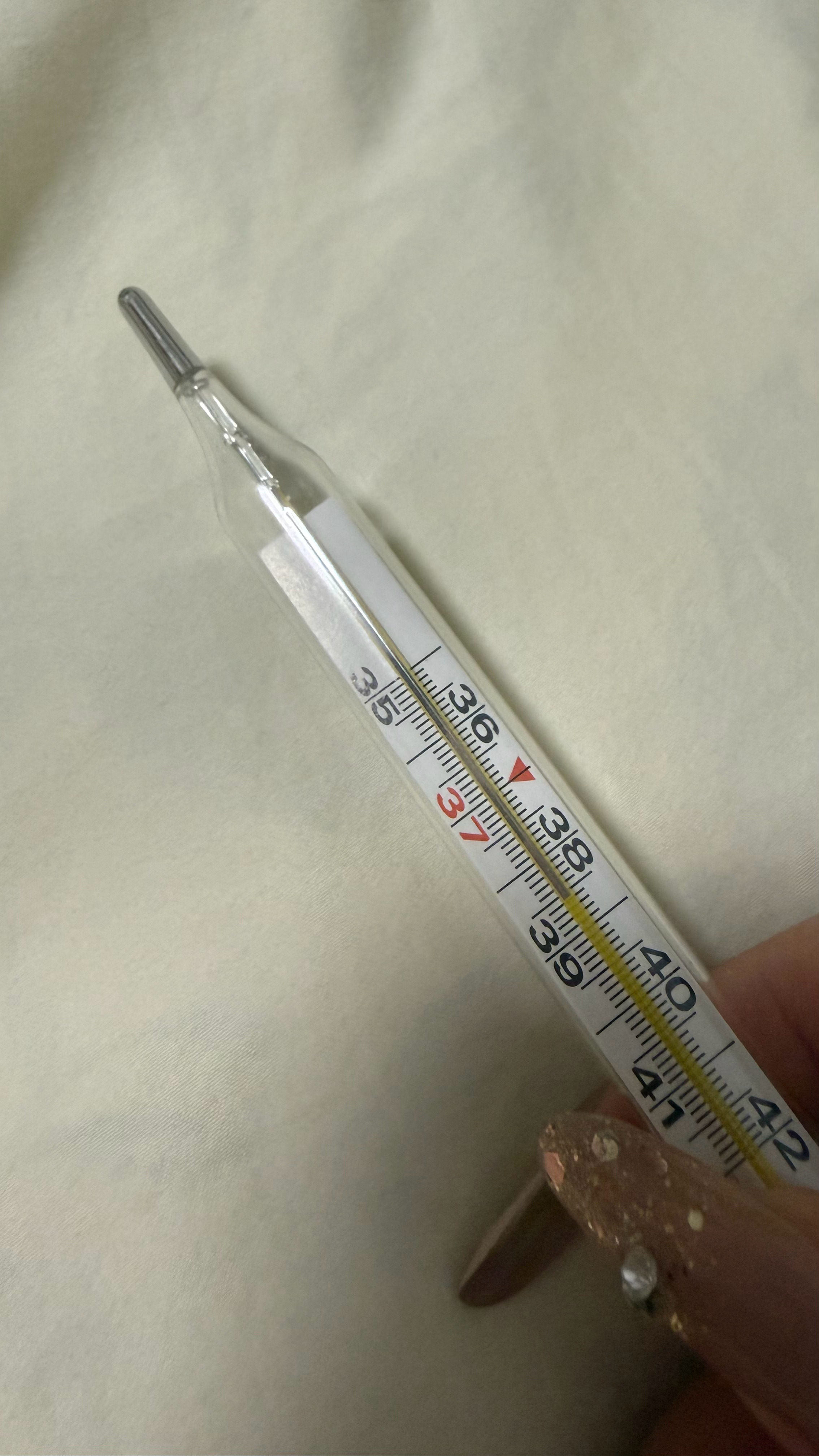 今晚歌手直播的热度还没有我的体温高 