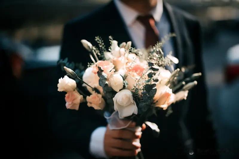 男子婚宴酒后猝死 新郎及同饮者担责 这起“男子婚宴酒后猝死，新郎及同饮者担责”的