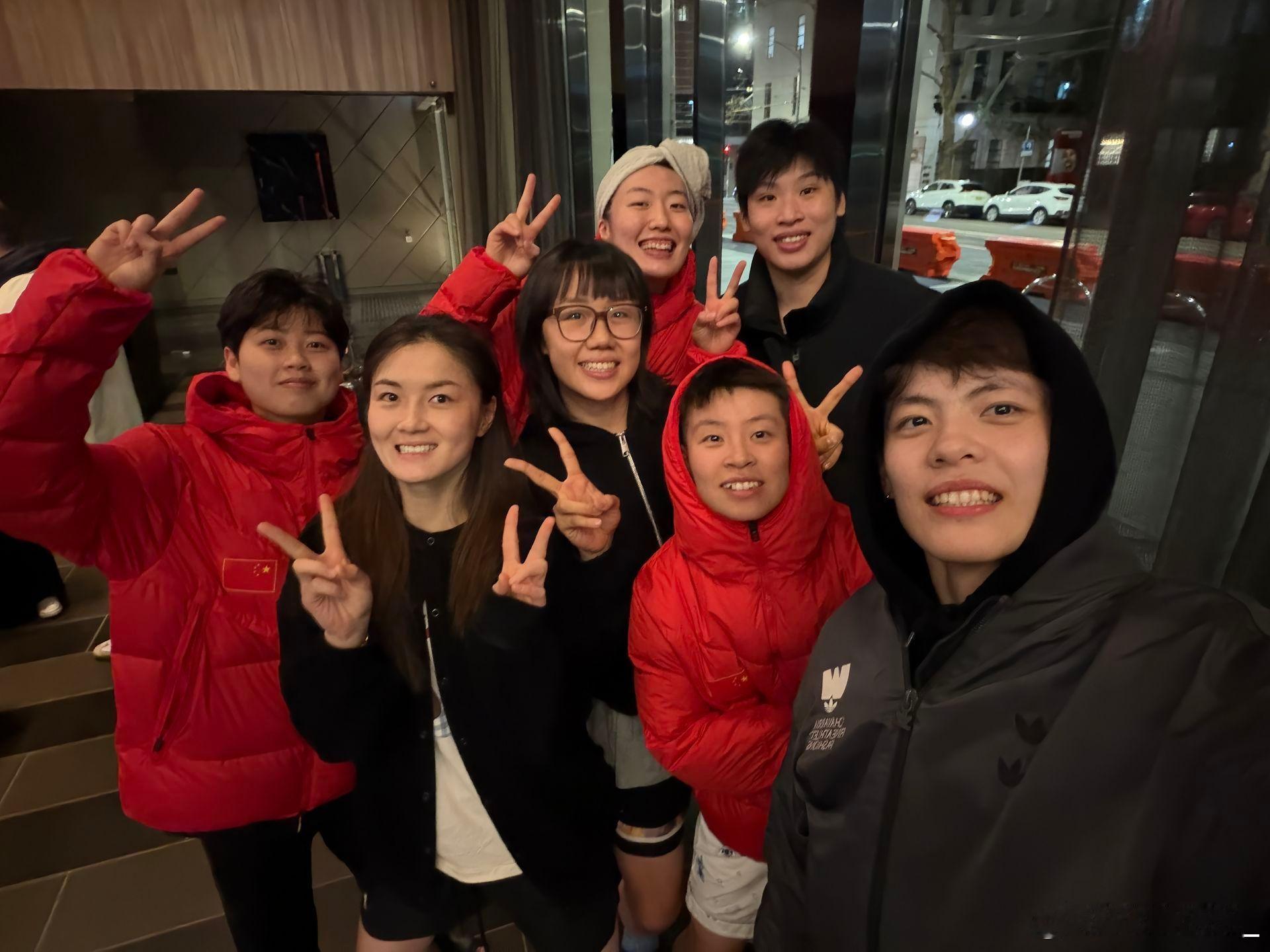 杨舒予杨舒予钟佳丽 20260710咖喱dy更新，一些含羊图，老友相聚嘛 
