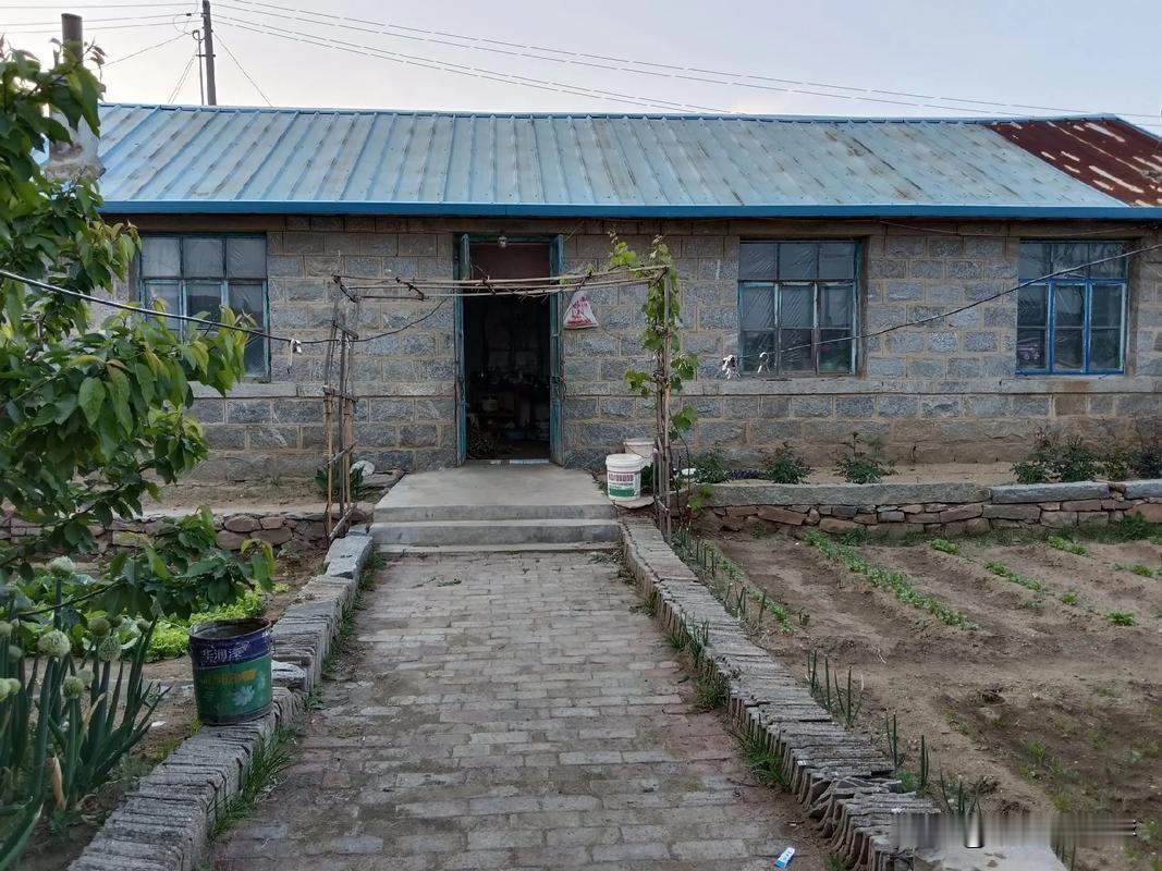大家说哪里比较合适，最近想找一个环境优美的农家小院，作为自媒体和电商的基地，有同
