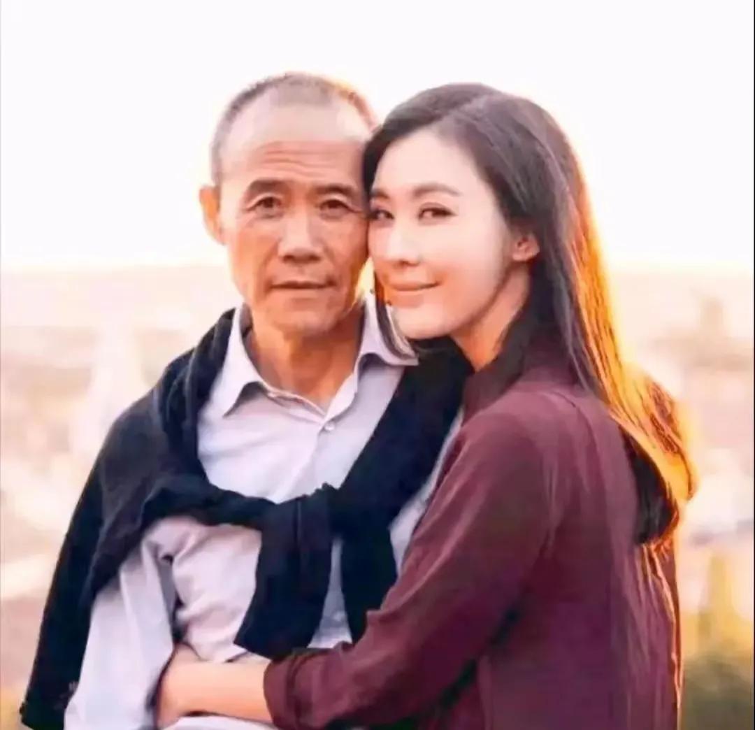 别看她找了个岁数特别大的，可她看中的不是钱！她不是找不到高富帅，而是找了一个年级