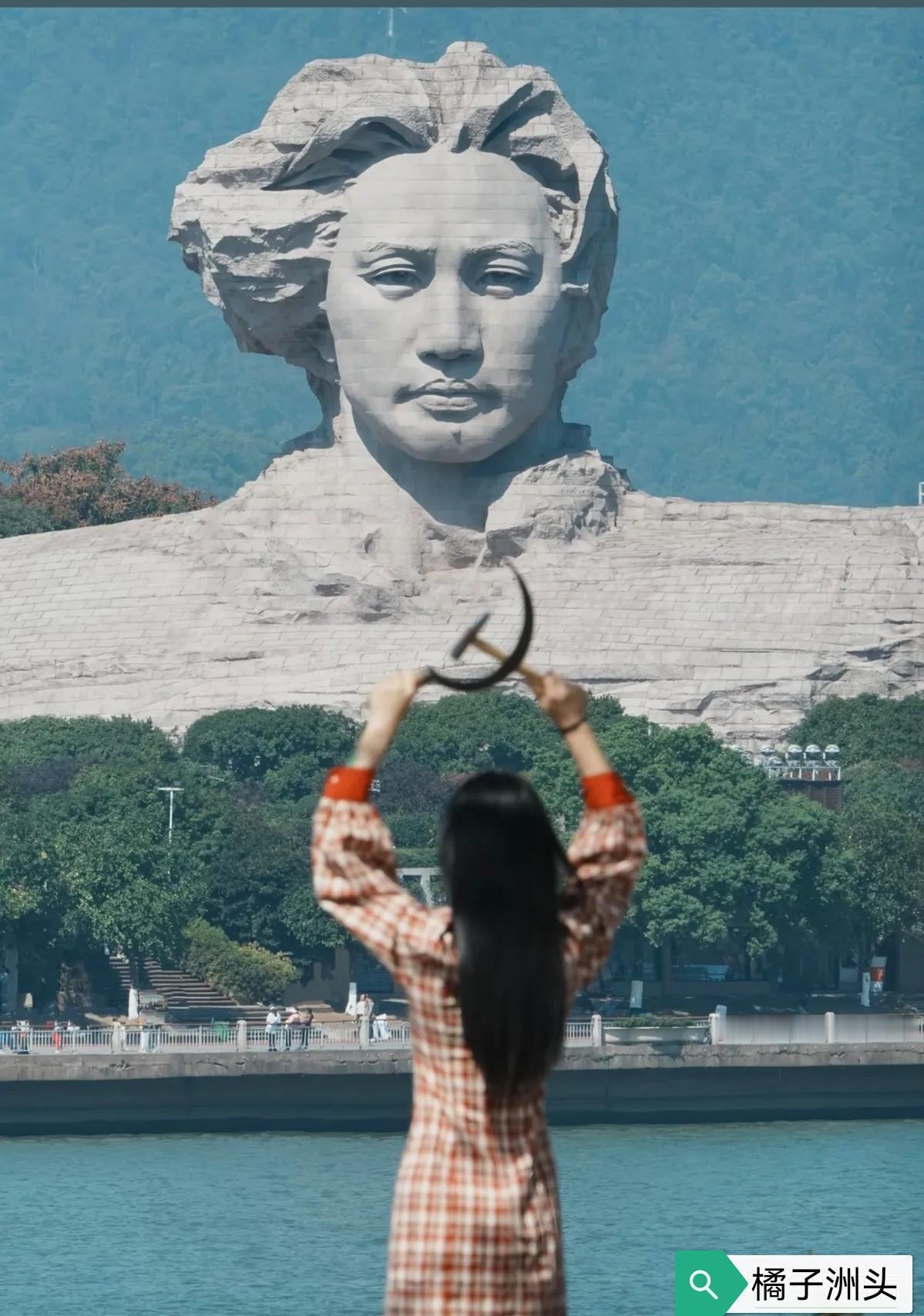 热爱你，因为你是中华民族最优秀的儿子；仰慕你，因为你为人民缔造了一个崭新的中国…