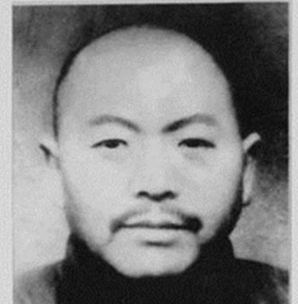 1951年，大汉奸黄标被判死刑，到了刑场，黄标却很不甘心：“我每个月给新四军送了