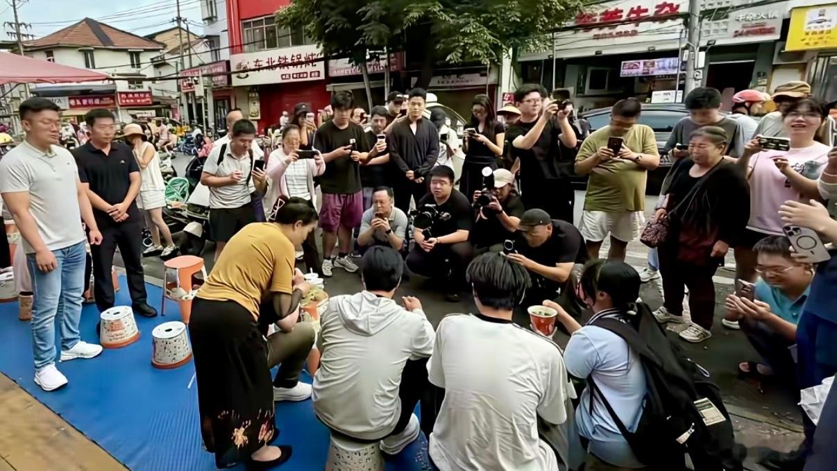 刘震云谈雷军过早说白了啊，雷军是大老板，行走的流量明星，有知名企业家，投资人等等