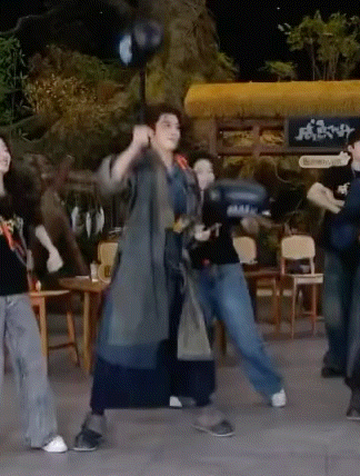 狂扭屁屁但似乎看不到屁屁 ​​​
