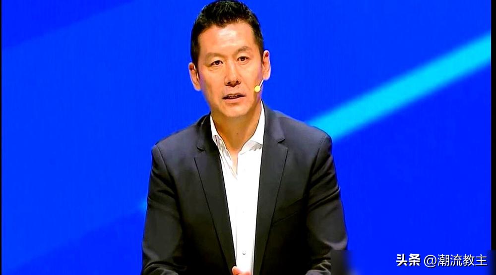 0-2落后，刘建业直接掀了桌子，换上20岁小将，差点就把成都蓉城干沉默了。
上