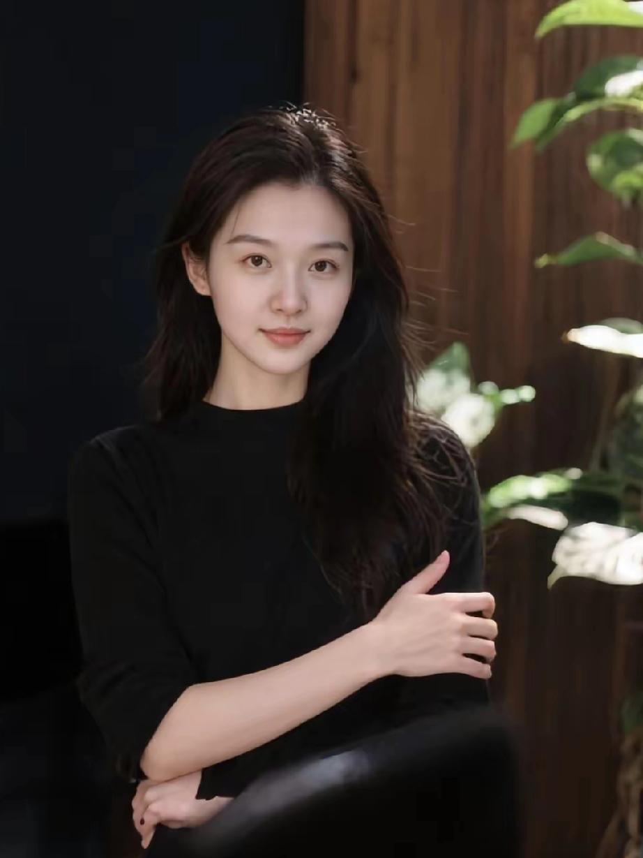 感情里不必强求所有人懂你，懂你的人自然会靠近，不懂的不必解释