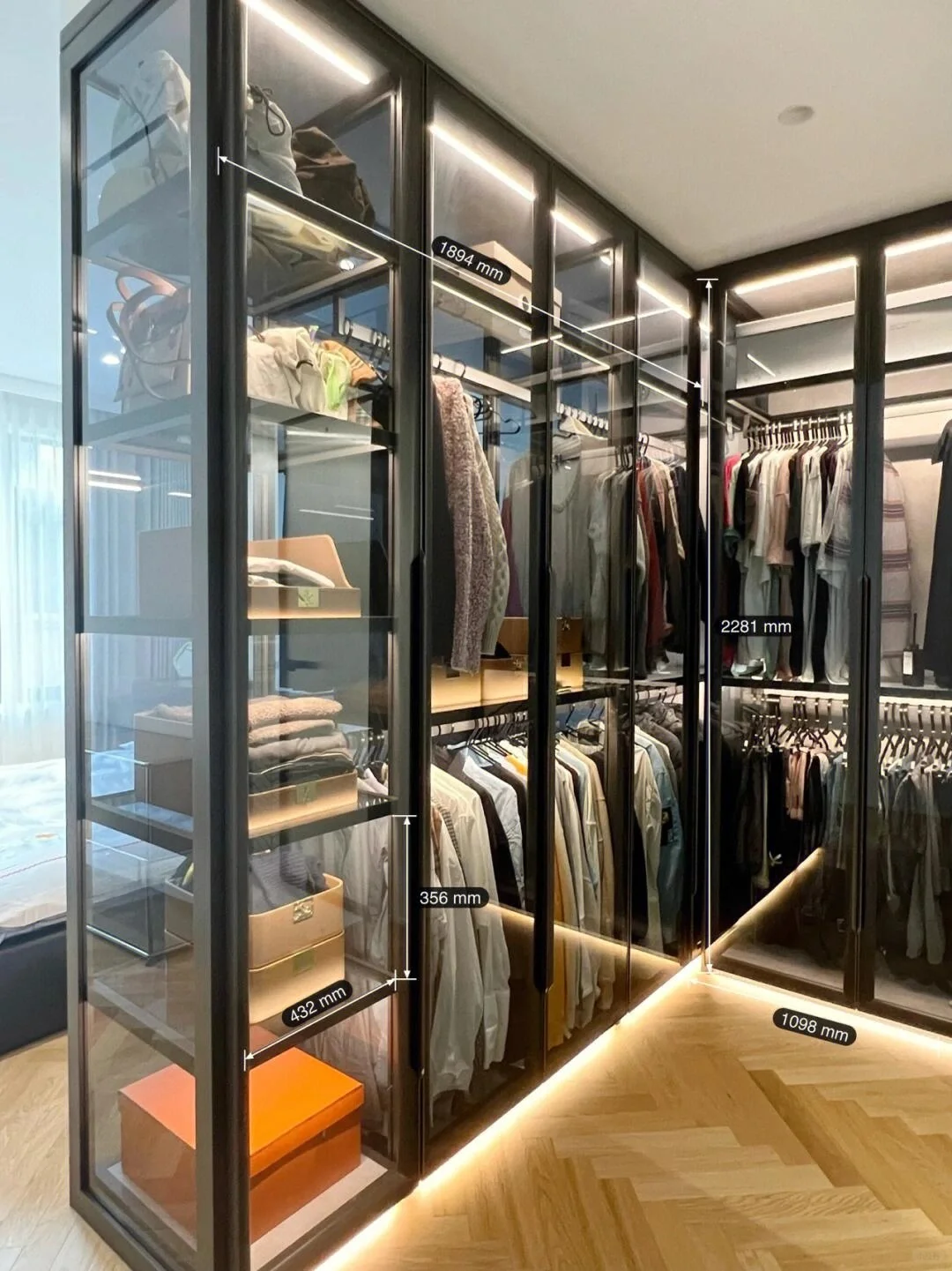 1350一方做的玻璃柜