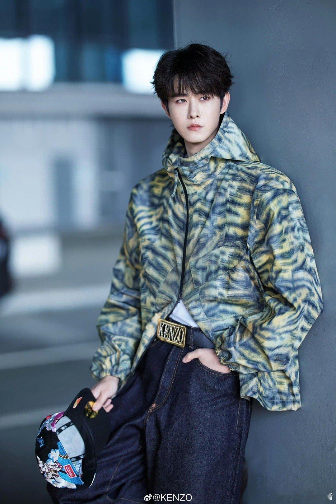 田嘉瑞出发巴黎时装周出图～好帅！期待我们瑞瑞闪耀巴黎