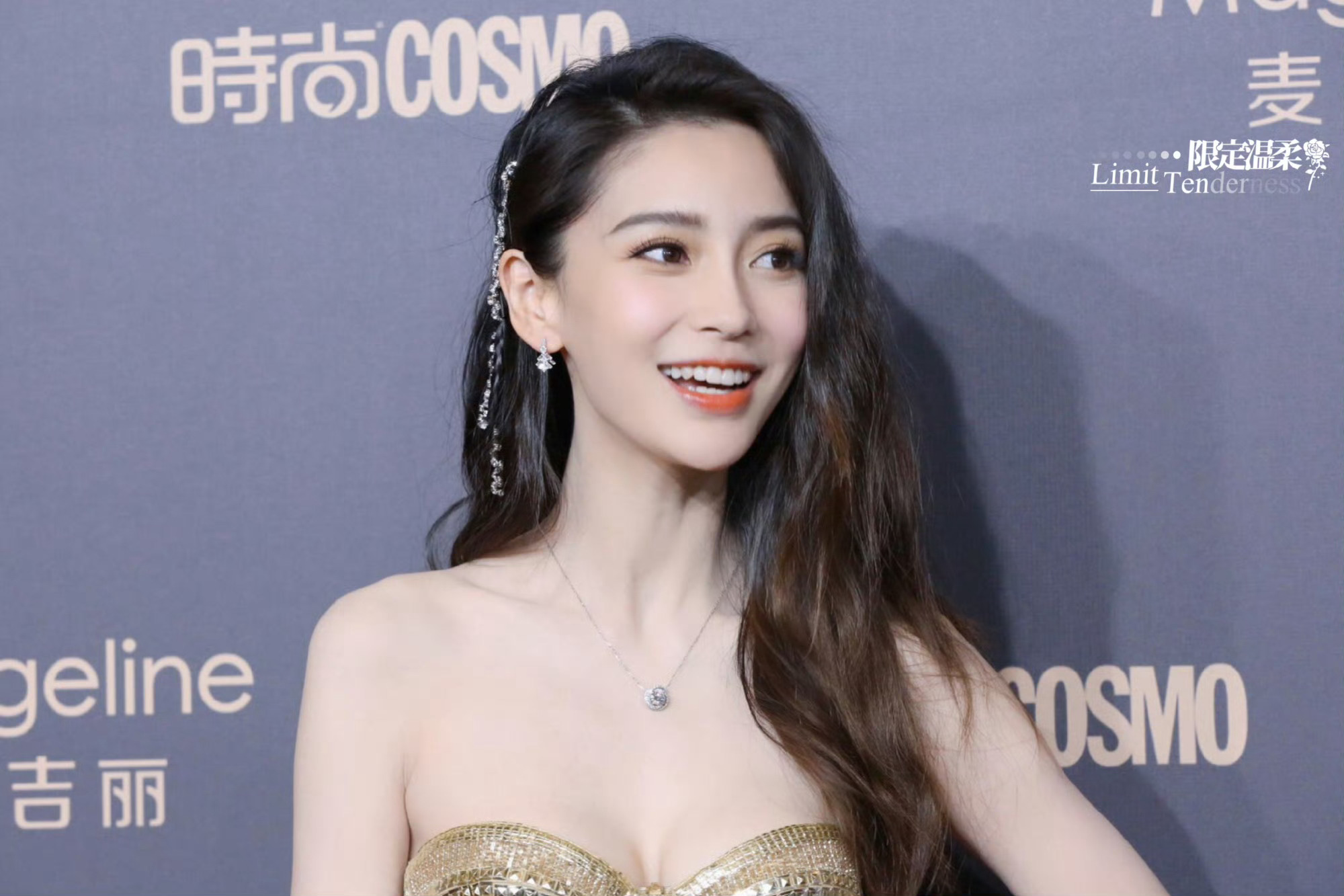 angelababy angelababy .“愿你野蛮生长，最终璀璨生光”