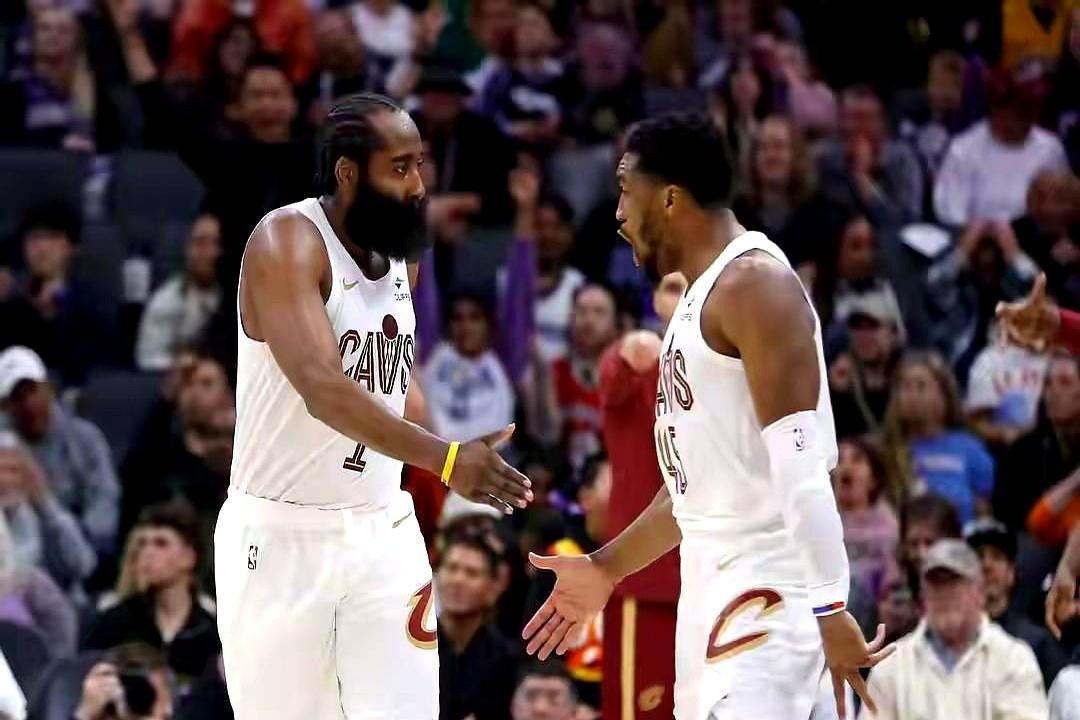 骑士被凯尔特人赛季3-0横扫，主场连胜直接断了。
 
最终比分109比98，第二