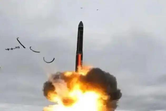 俄罗斯称“世上最强导弹”试射成功！不但射程超3.5万公里，能绕南极打美国，而且当